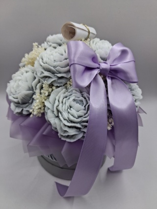 Elegancki Flower Box z Mydlanych Piwonii – Kolekcja Ukryte w Kwiatach | Prezent dla Kobiety