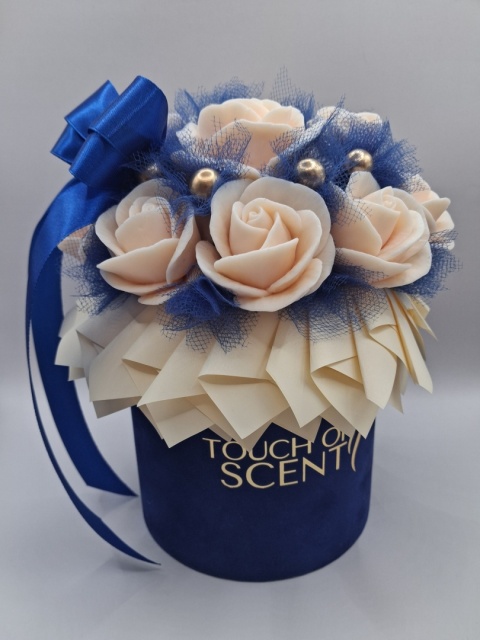 Flower Box Ecru i Granatowy – Elegancki Prezent dla Kobiety, Mamy, Żony | Kwiaty Handmade