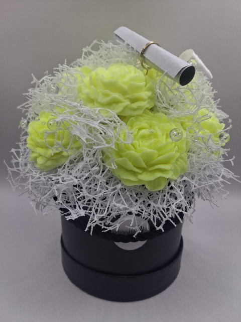 Flower Box z Kwiatami – Czarny Box z Żółtymi Kwiatami, Ukryta Wiadomość, Personalizowany Prezent