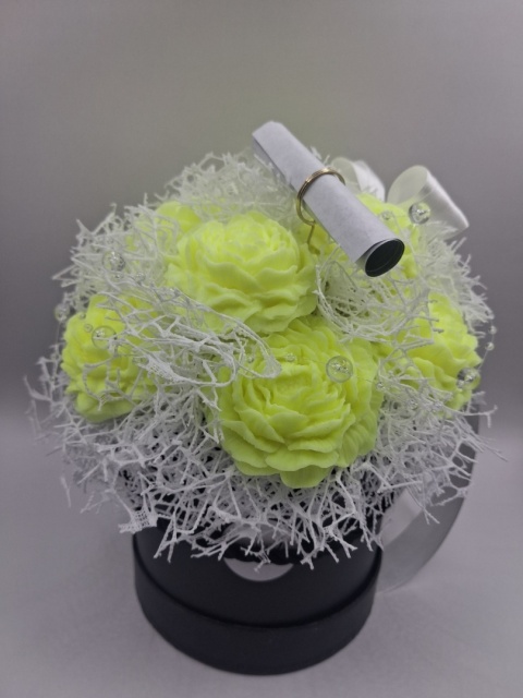 Flower Box z Kwiatami – Czarny Box z Żółtymi Kwiatami, Ukryta Wiadomość, Personalizowany Prezent